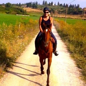 Hi. I’m Rachel. I love being able to recycle and bring life back to old things